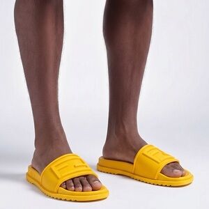 NEW - FENDI Logo-Embossed Baguette Rubber Slide Sandals - Yellow Size US 7